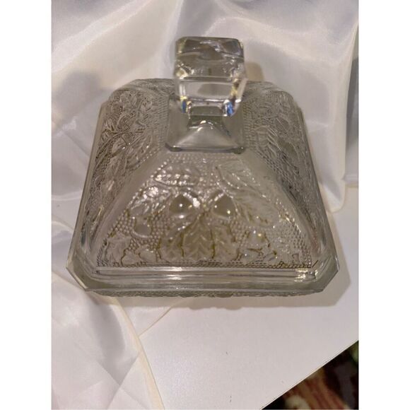 Vintage Depression glass dish lid Westmoreland needs help - Picture 8 of 13